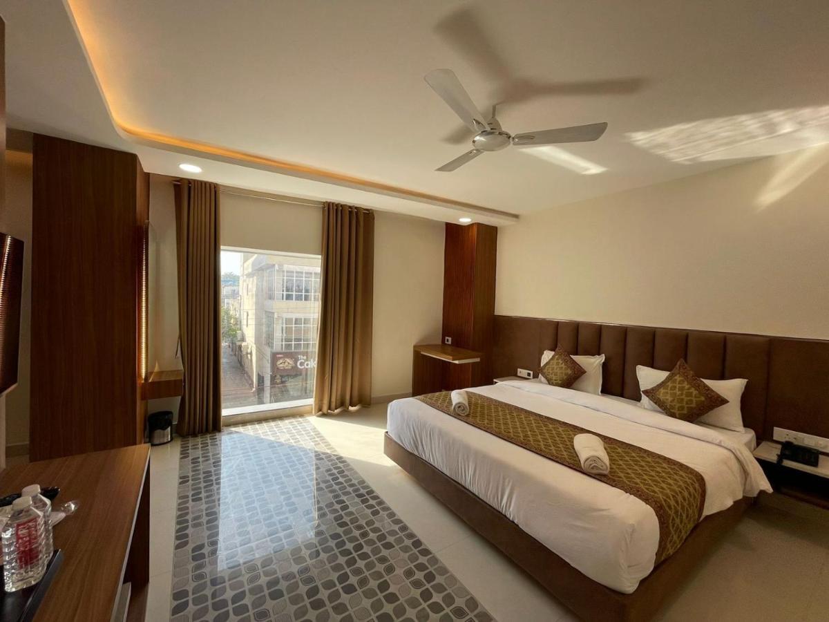 Hotel Santoor Varanasi Exterior photo