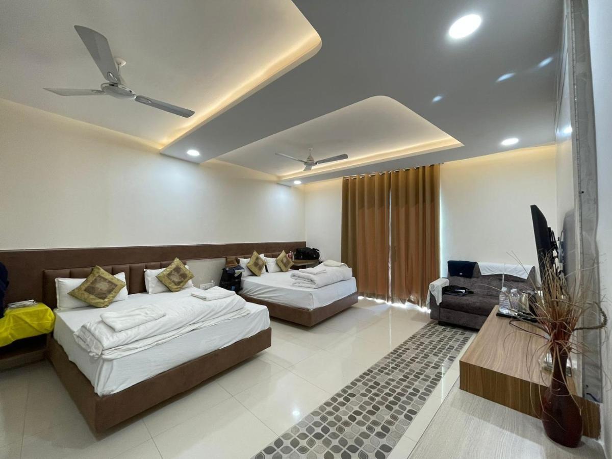 Hotel Santoor Varanasi Exterior photo