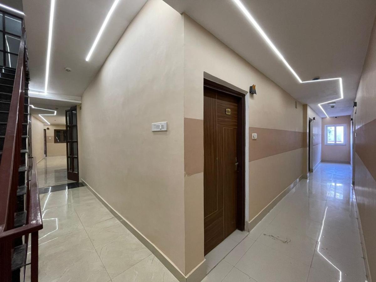 Hotel Santoor Varanasi Exterior photo