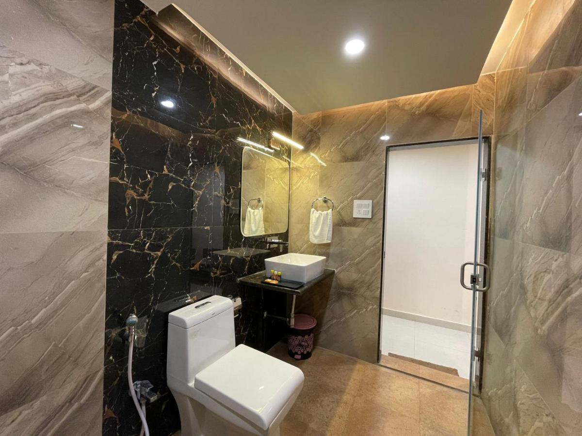 Hotel Santoor Varanasi Exterior photo