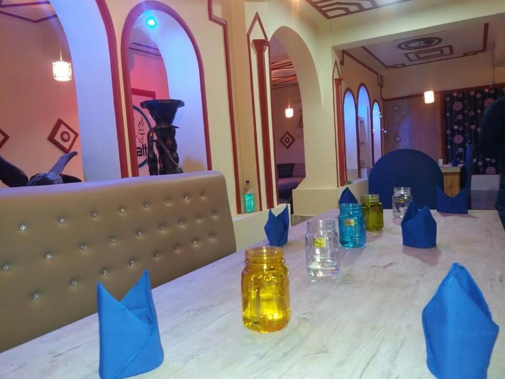 Hotel Santoor Varanasi Exterior photo