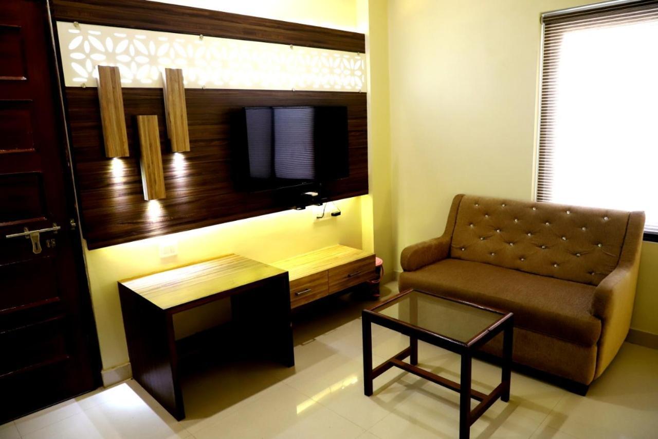 Hotel Santoor Varanasi Exterior photo