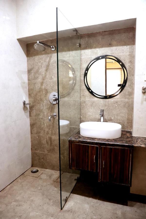 Hotel Santoor Varanasi Exterior photo