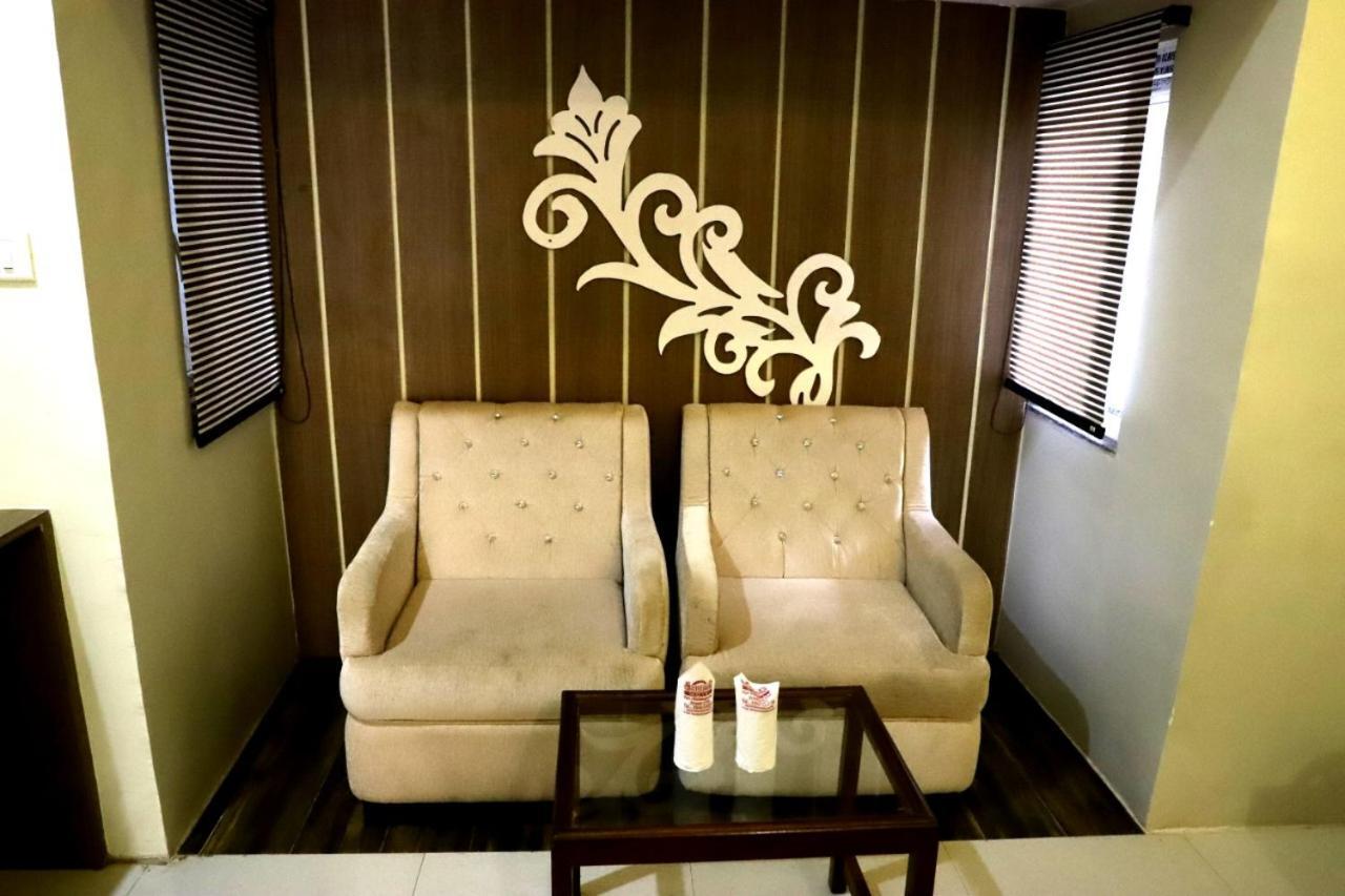 Hotel Santoor Varanasi Exterior photo