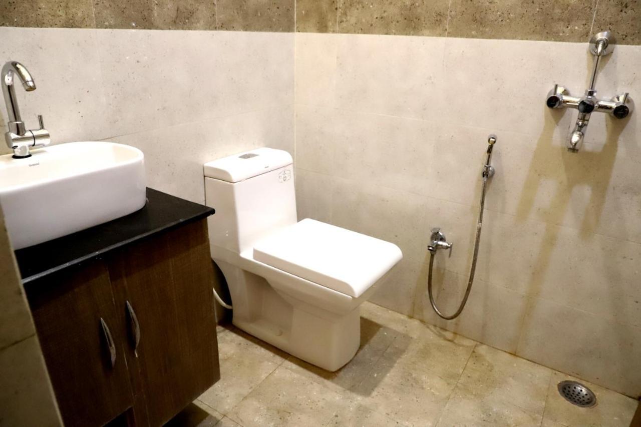 Hotel Santoor Varanasi Exterior photo