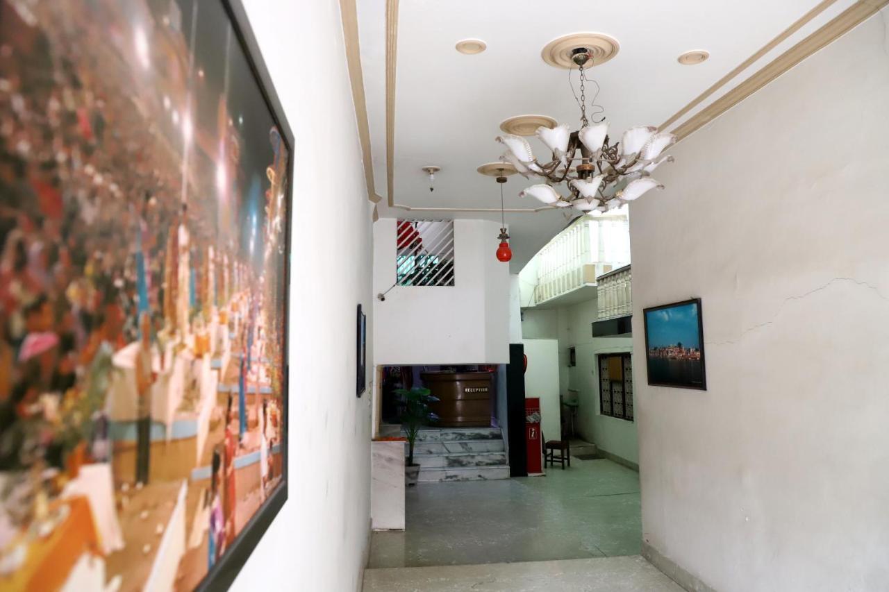 Hotel Santoor Varanasi Exterior photo